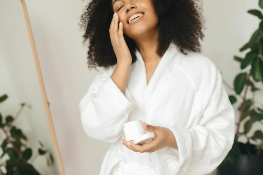 Como Criar uma Rotina de Skincare Simples Para Quem Está Começando