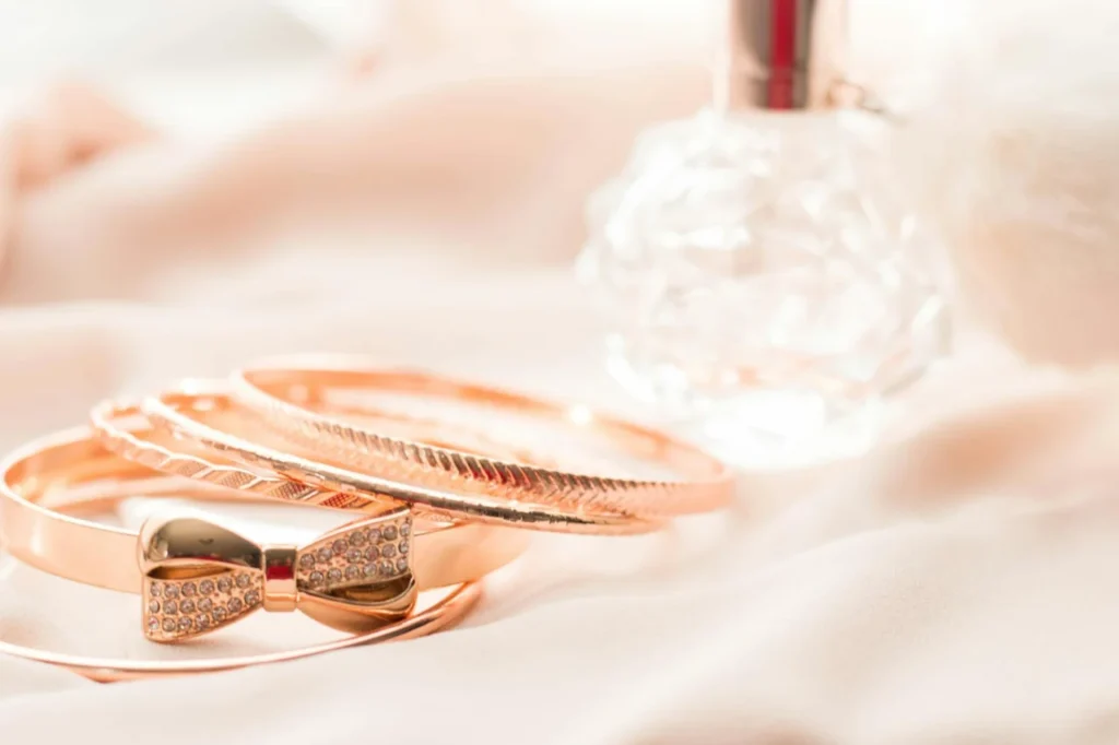 Como Usar Pulseiras Femininas Para Valorizar Qualquer Look do Dia a Dia
